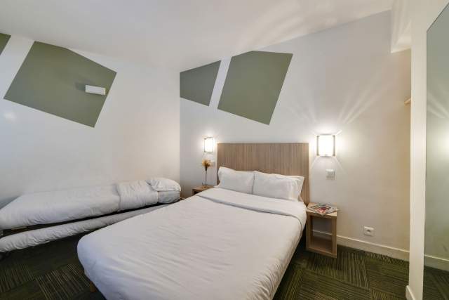 2-Star Hotel Paris 16th · Rooms · Louisa Hotel 