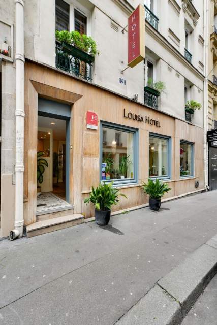 2-Star Hotel Paris 16th · Rooms · Louisa Hotel 
